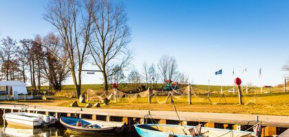 kleiner Hafen mit Fischerbooten